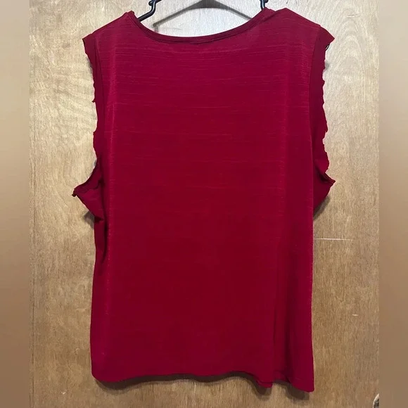 Free! With bundle purchase!! Wine Top with cut off Sleeves - Picture 4 of 4
